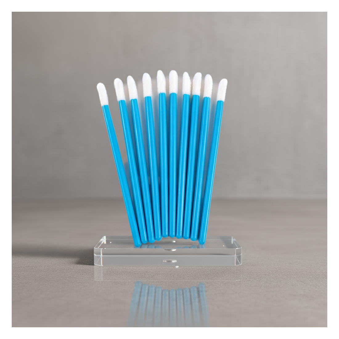 Disposable applicators without lint pack